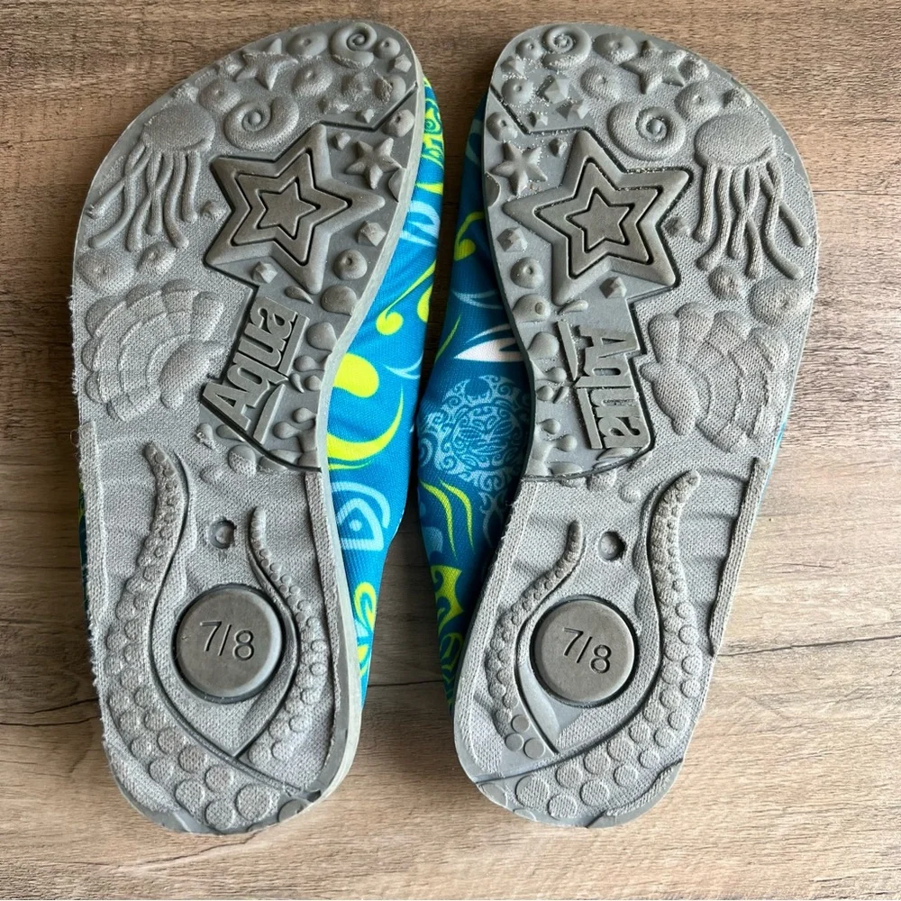 Aqua water shoes